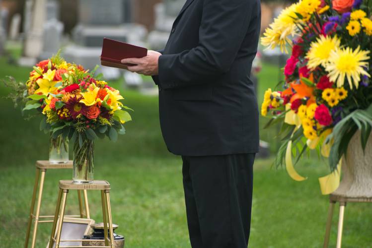 Valley News - Editorial: 'Green burials' recognize life as a natural, organic cycle