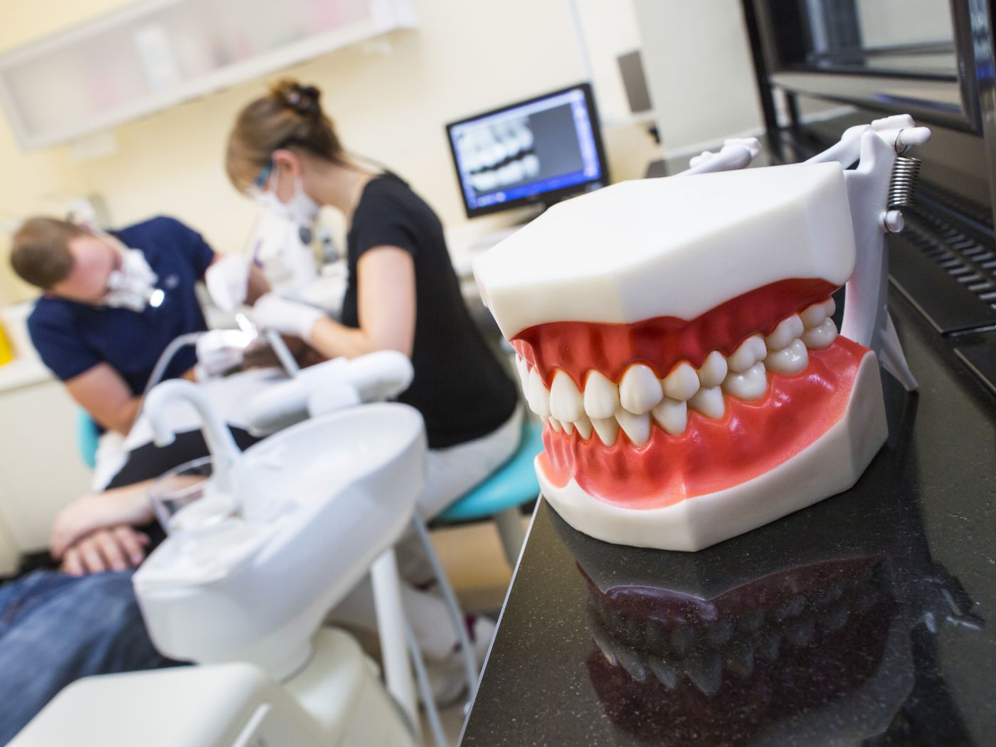 Tips On Preventing Tooth Loss and Emergency Dental Treatment
